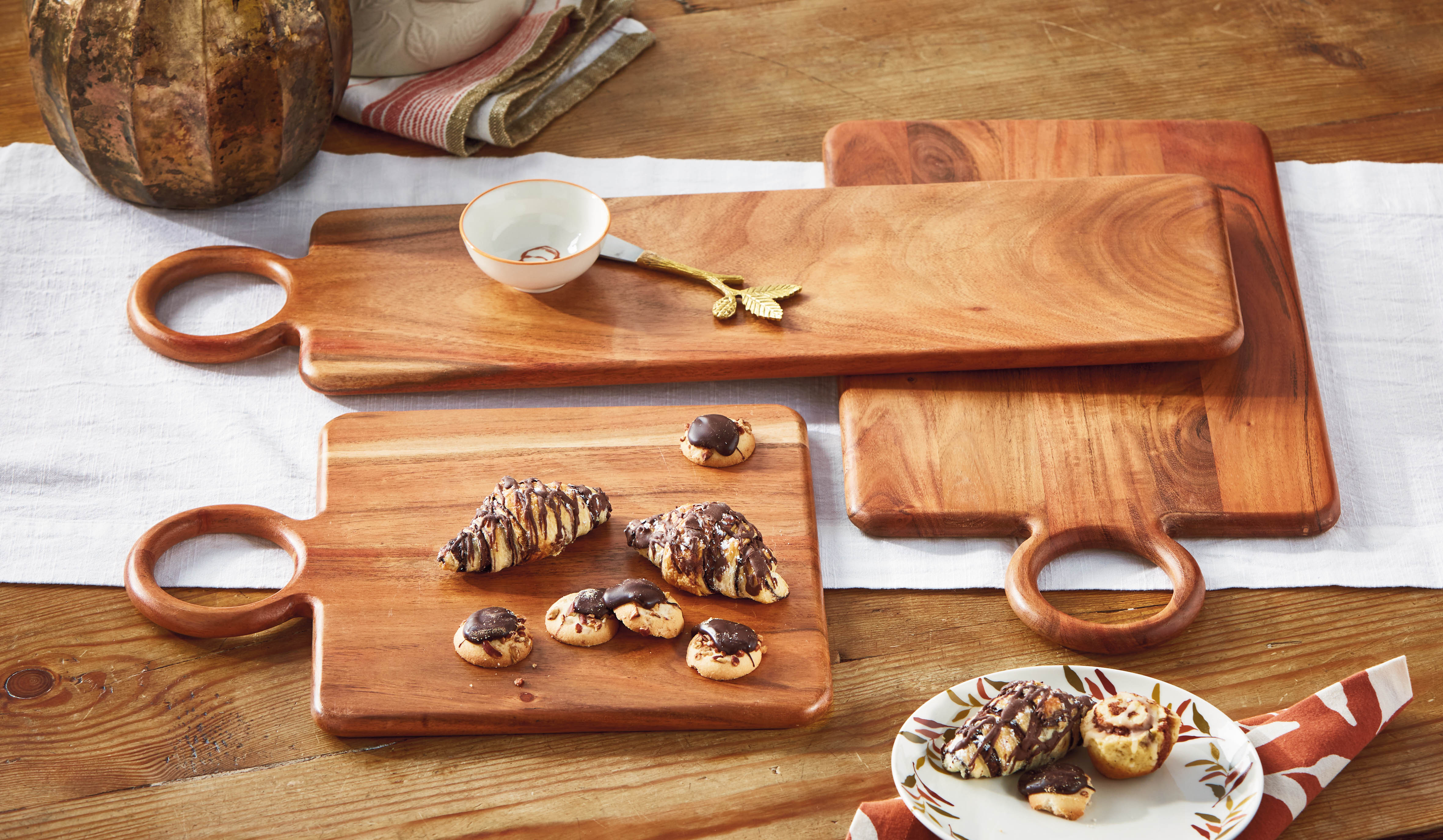 ENTERTAINING ESSENTIALS